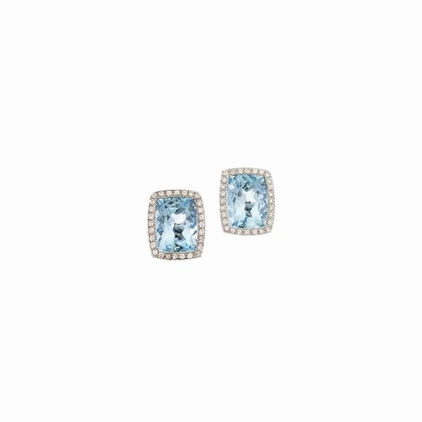 PAIR OF AQUAMARINE, DIAMOND AND GOLD EARRINGS