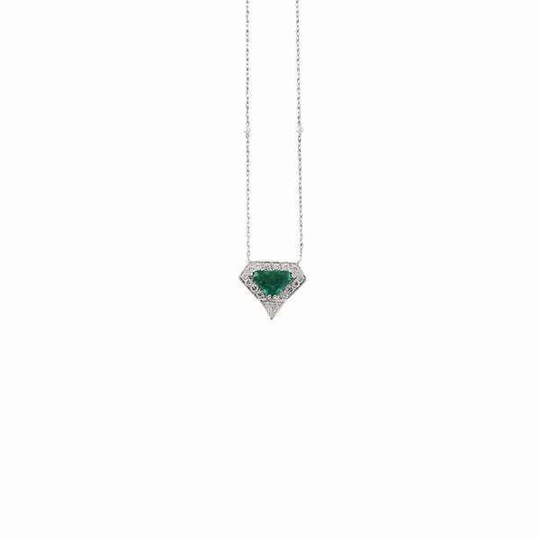 EMERALD, DIAMOND, PEARL AND GOLD NECKLACE