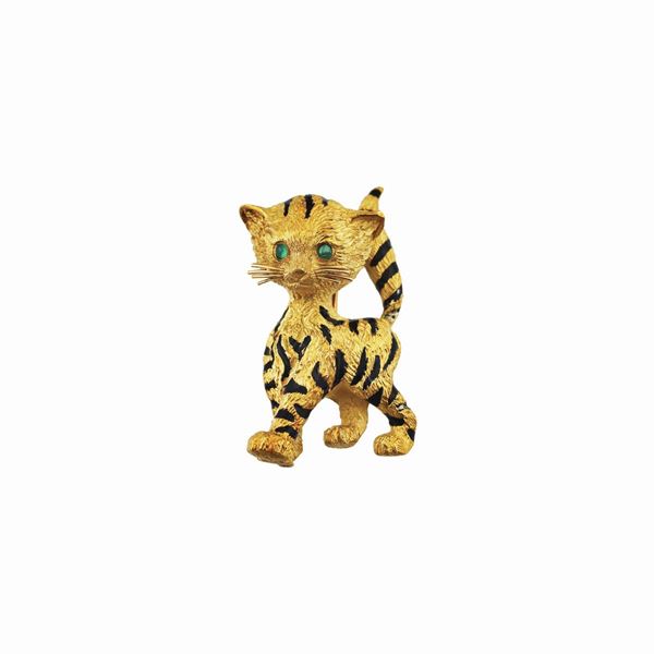 Van Cleef &amp; Arpels - GOLD AND EMERALD BROOCH