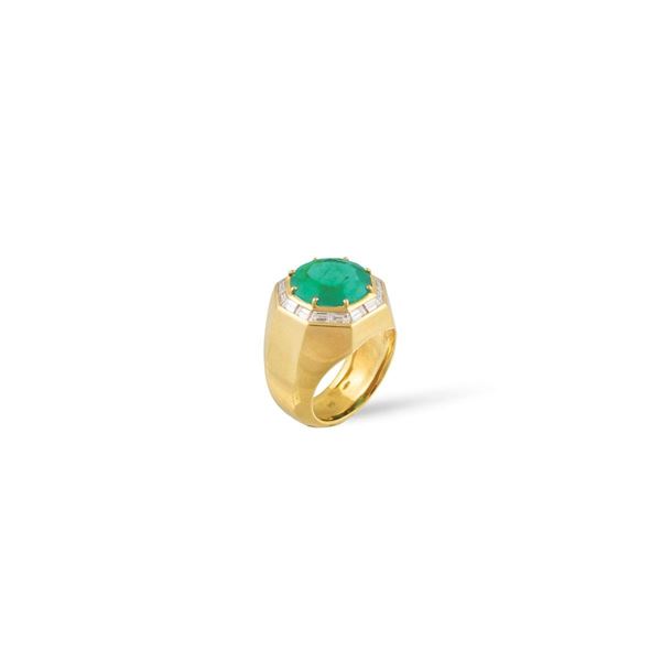 COLOMBIA EMERALD, DIAMOND AND GOLD RING