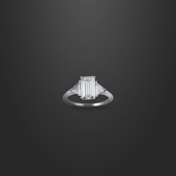 DIAMOND AND PLATINUM RING