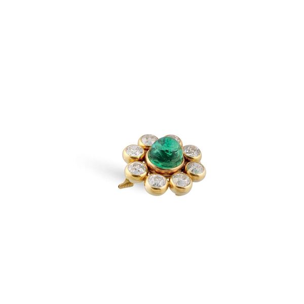 EMERALD, DIAMOND AND GOLD BROOCH