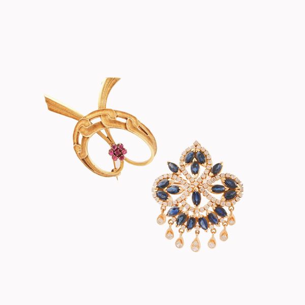 TWO SAPPHIRE, RUBY, DIAMOND AND GOLD BROOCHES  - Auction Jewelery, Watches and Objects of Art - Casa d'Aste International Art Sale