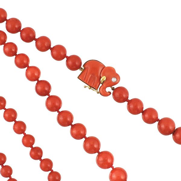 *CORAL NECKLACE WITH GOLD AND CORAL CLASP