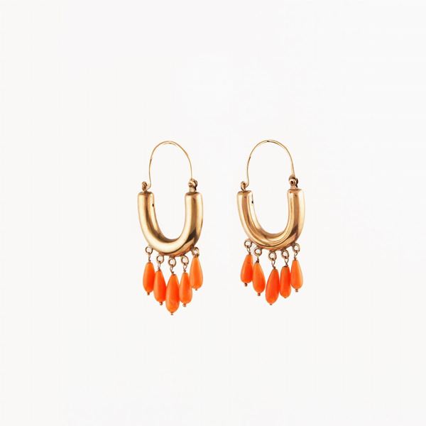 PAIR OF CORAL AND GOLD EARRINGS