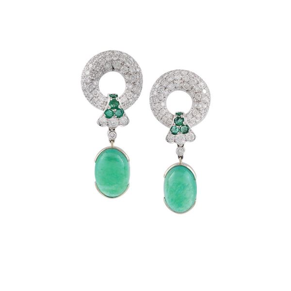 PAIR OF DIAMOND, EMERALD AND GOLD EARRINGS