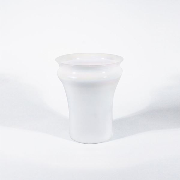 GLASS VASE