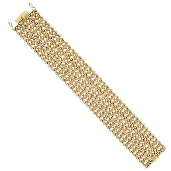 GOLD BRACELET