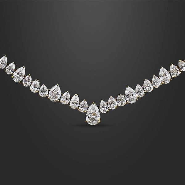 DIAMOND AND GOLD NECKLACE