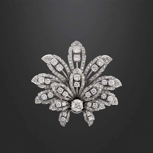 DIAMOND AND GOLD BROOCH