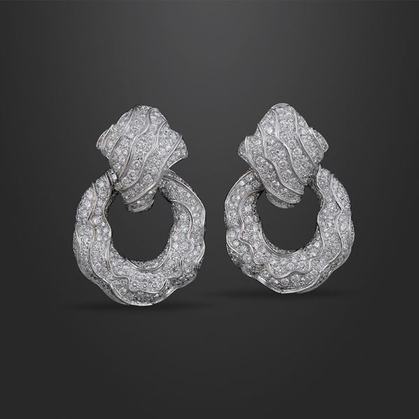 Pederzani - PAIR OF DIAMOND AND GOLD EARRINGS