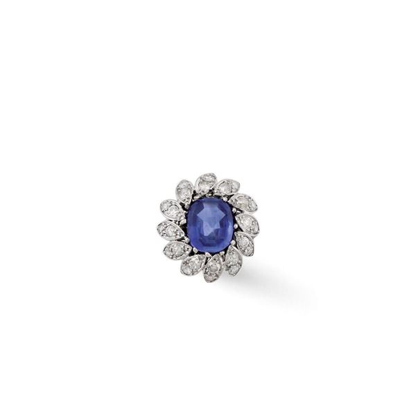 SAPPHIRE, DIAMOND AND PLATINUM RING