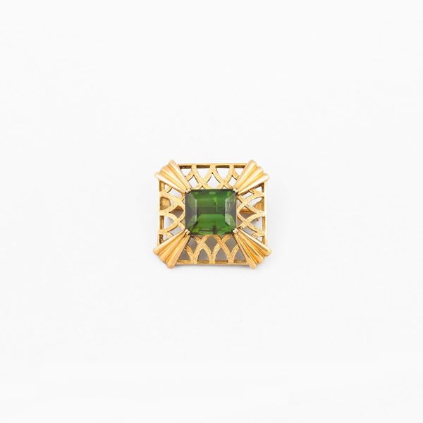 TOURMALINE AND GOLD BROOCH
