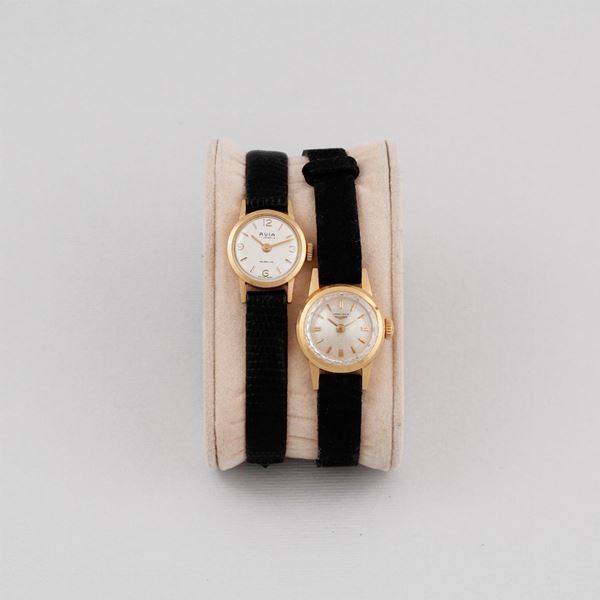 Set of two 18K gold lady’s wristwatches