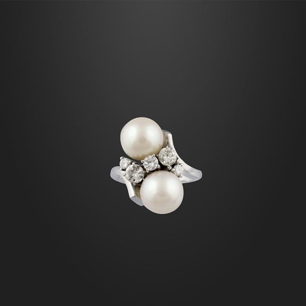 CULTURED PEARL, DIAMOND AND GOLD RING