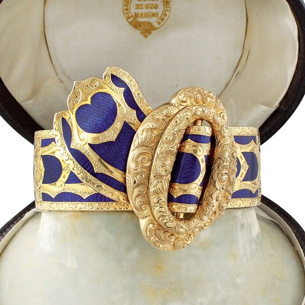 GOLD BRACELET