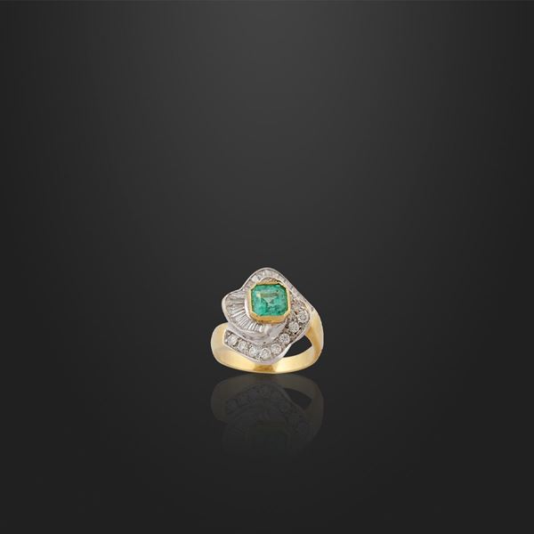 EMERALD, DIAMOND AND GOLD RING