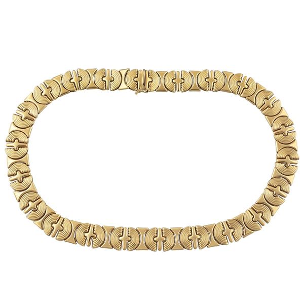 GOLD NECKLACE