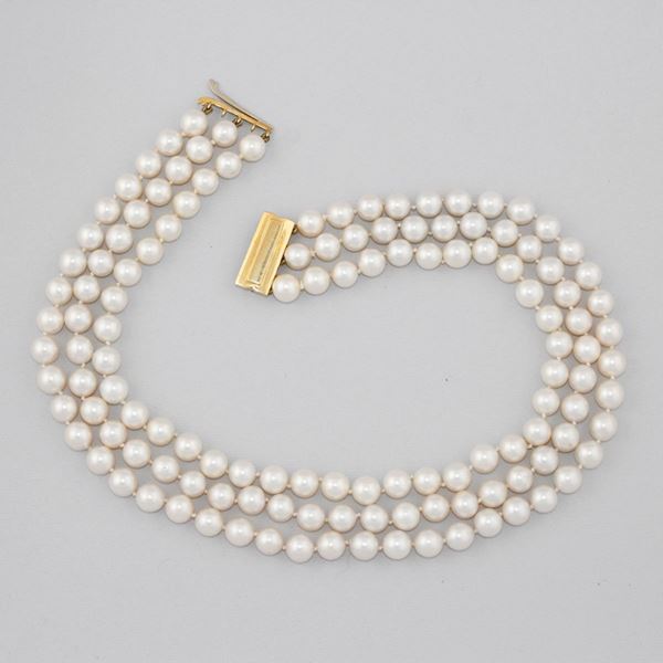 CULTURED PEARL NECKLACE WITH GOLD CLASP  - Auction Jewelery, Watches and Silver - Casa d'Aste International Art Sale