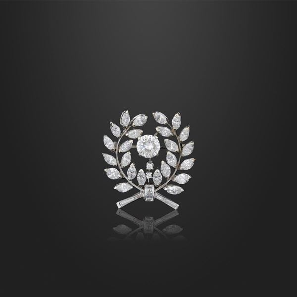 DIAMOND AND GOLD BROOCH