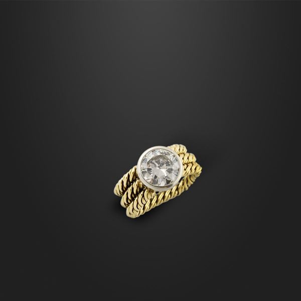DIAMOND AND GOLD RING