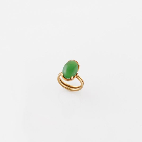 JADE AND GOLD RING