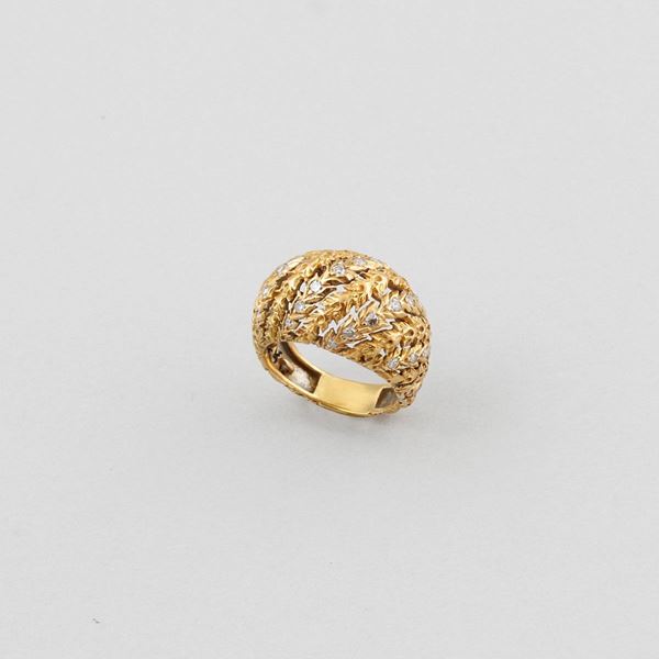 DIAMOND AND GOLD RING