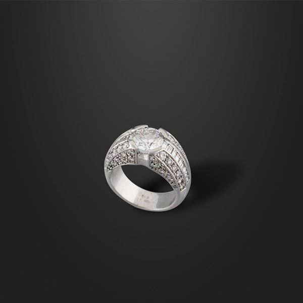 DIAMOND AND GOLD RING
