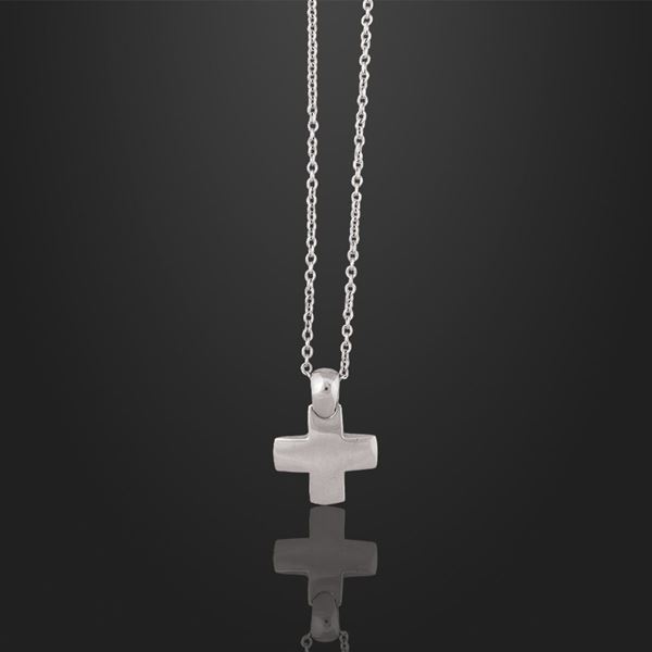 GOLD NECKLACE AND PENDANT