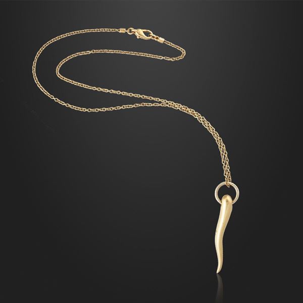 GOLD NECKLACE AND PENDANT