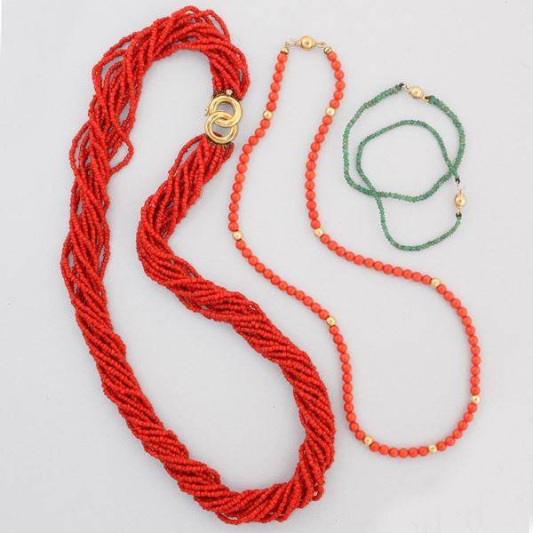 CORAL, EMERALD AND GOLD LOT  - Auction Jewel Necklaces for Summer Time and Silver - Casa d'Aste International Art Sale