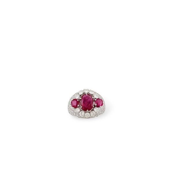 DIAMOND, RUBY AND GOLD RING