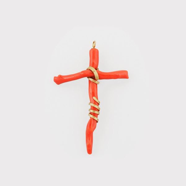 CORAL AND GOLD PENDANT