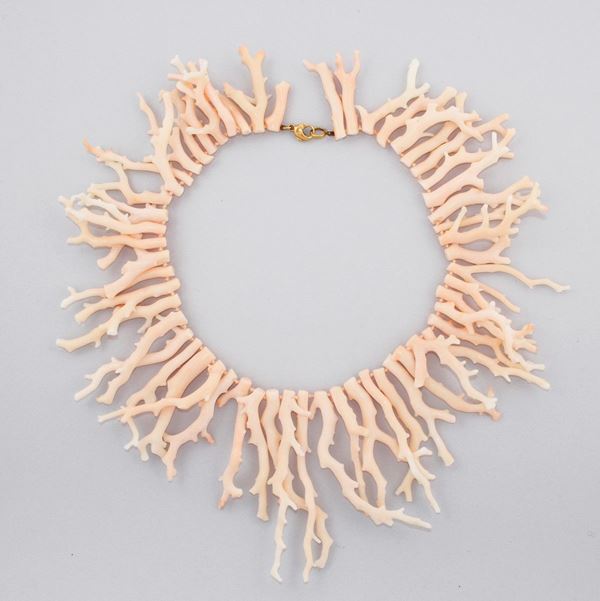 CORAL NECKLACE WITH GOLD CLASP