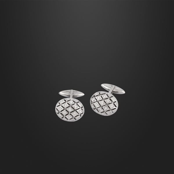 *DIAMOND AND GOLD CUFFLINKS