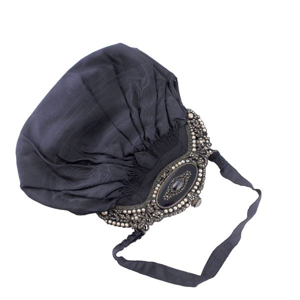 HANDBAG WITH QUARTZ, DIAMOND, GLASS PAST AND SILVER FRAME