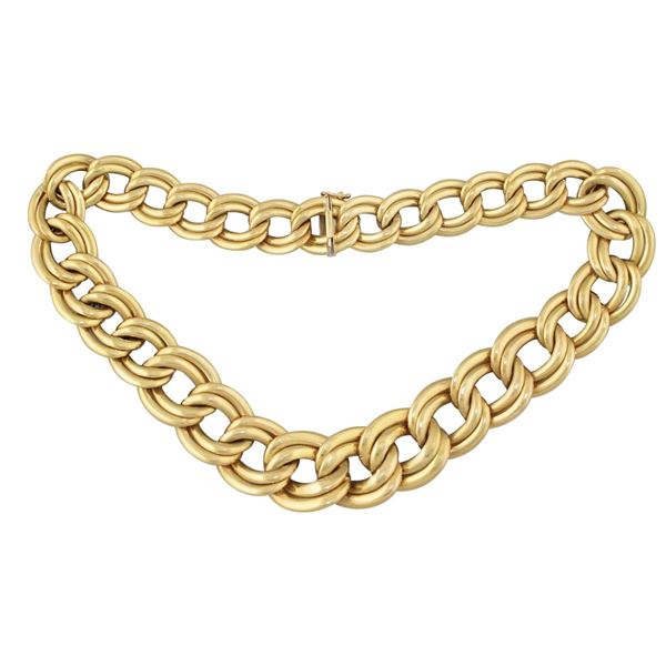 GOLD NECKLACE