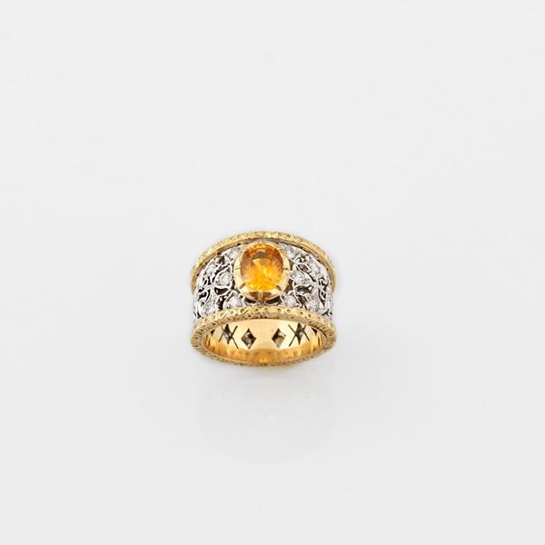DIAMOND, QUARTZ AND GOLD RING