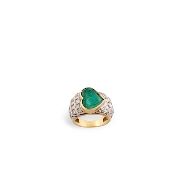 EMERALD, DIAMOND AND GOLD RING