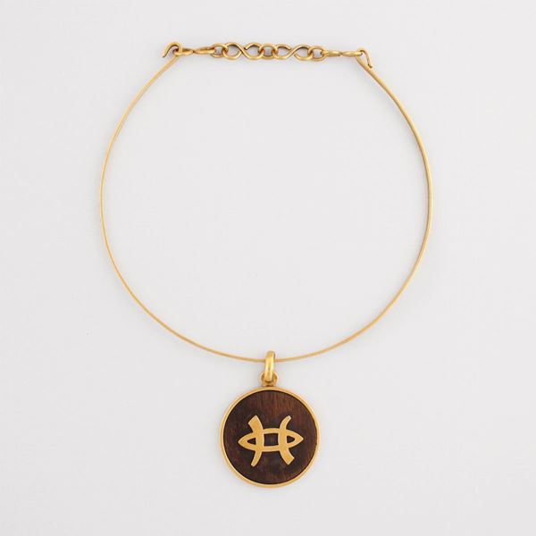 GOLD NECKLACE