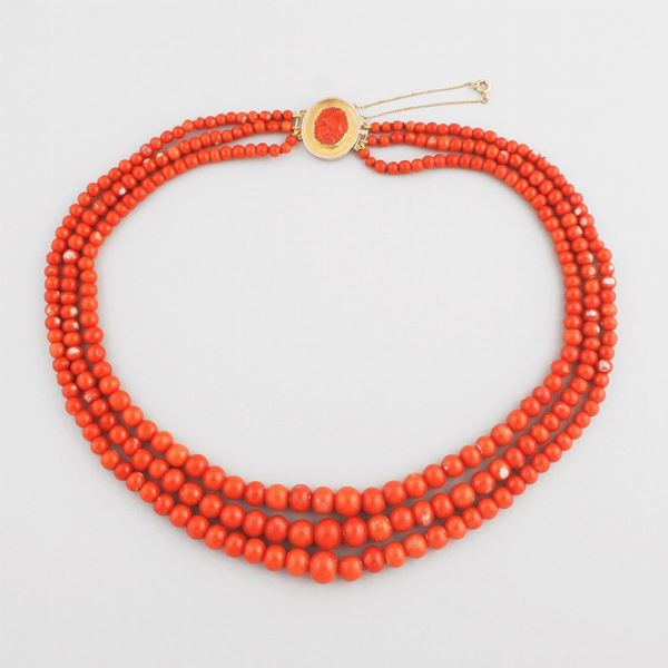 CORAL NECKLACE WITH CORAL AND GOLD CLASP  - Auction JEWELERY, WATCHES AND SILVER - Casa d'Aste International Art Sale