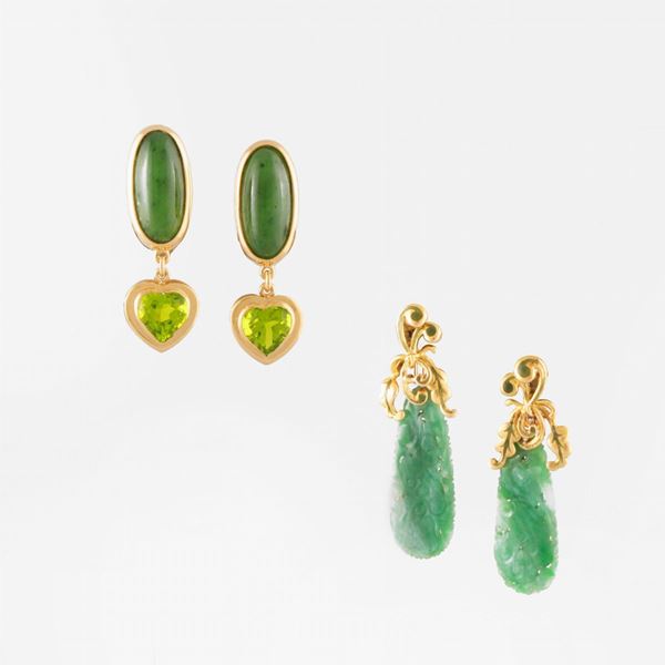 TWO PAIR OF JADEITE, NEFRITE AND GOLD EARRINGS