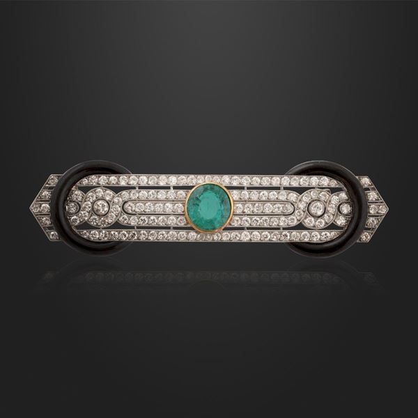 COLOMBIA EMERALD, DIAMOND, GOLD AND PLATINUM BROOCH