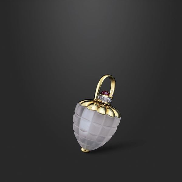 *PENDANT