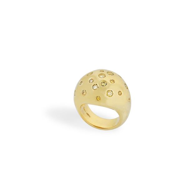 *DIAMOND AND GOLD RING