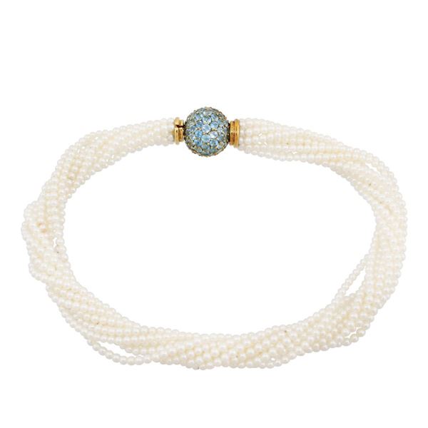 *FRESHWATER PEARL NECKLACE WITH TOPAZ AND GOLD CLASP