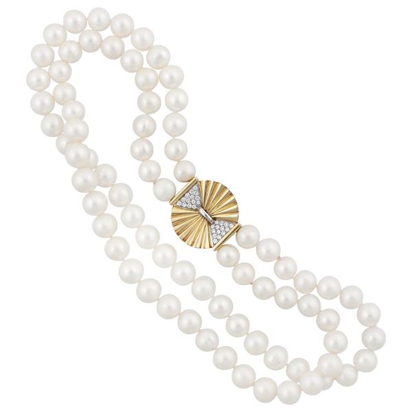 *FRESHWATER PEARL WITH DIAMOND AND GOLD CLASP