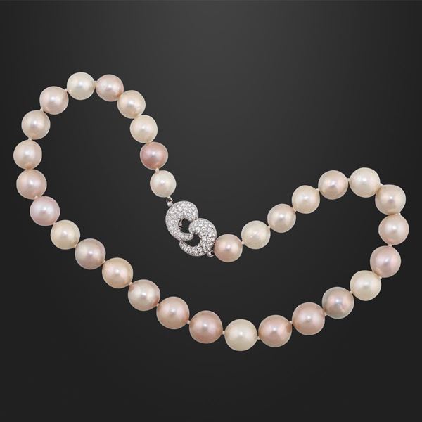 FRESHWATER PEARL NECKLACE WITH DIAMOND AND GOLD CLASP  - Auction Important Jewelry - Casa d'Aste International Art Sale