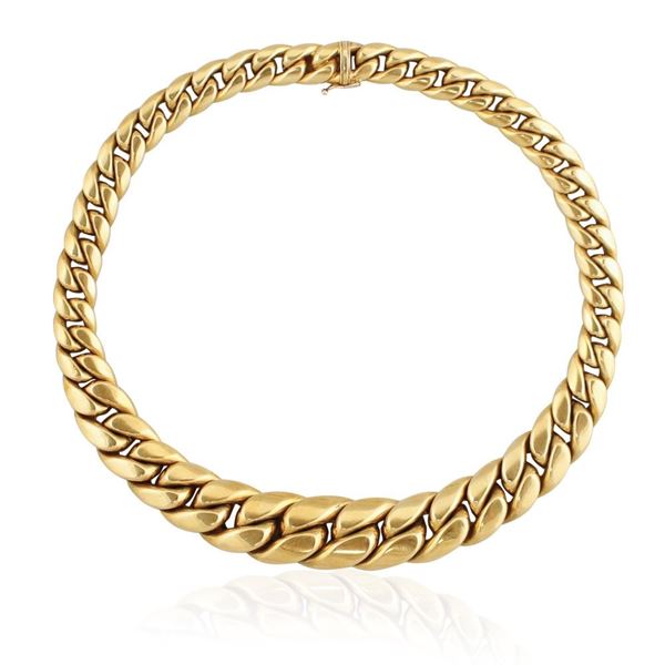 GOLD NECKLACE