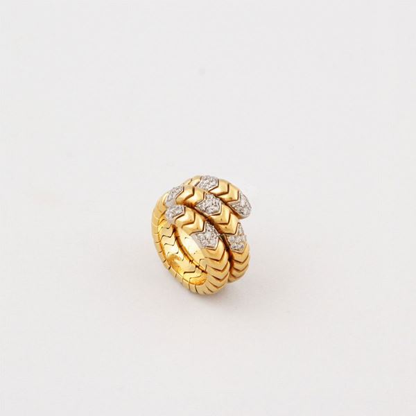 DIAMOND AND GOLD RING